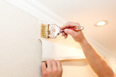 Pose de papier peint à Martigna — revêtements muraux et toiles de verre